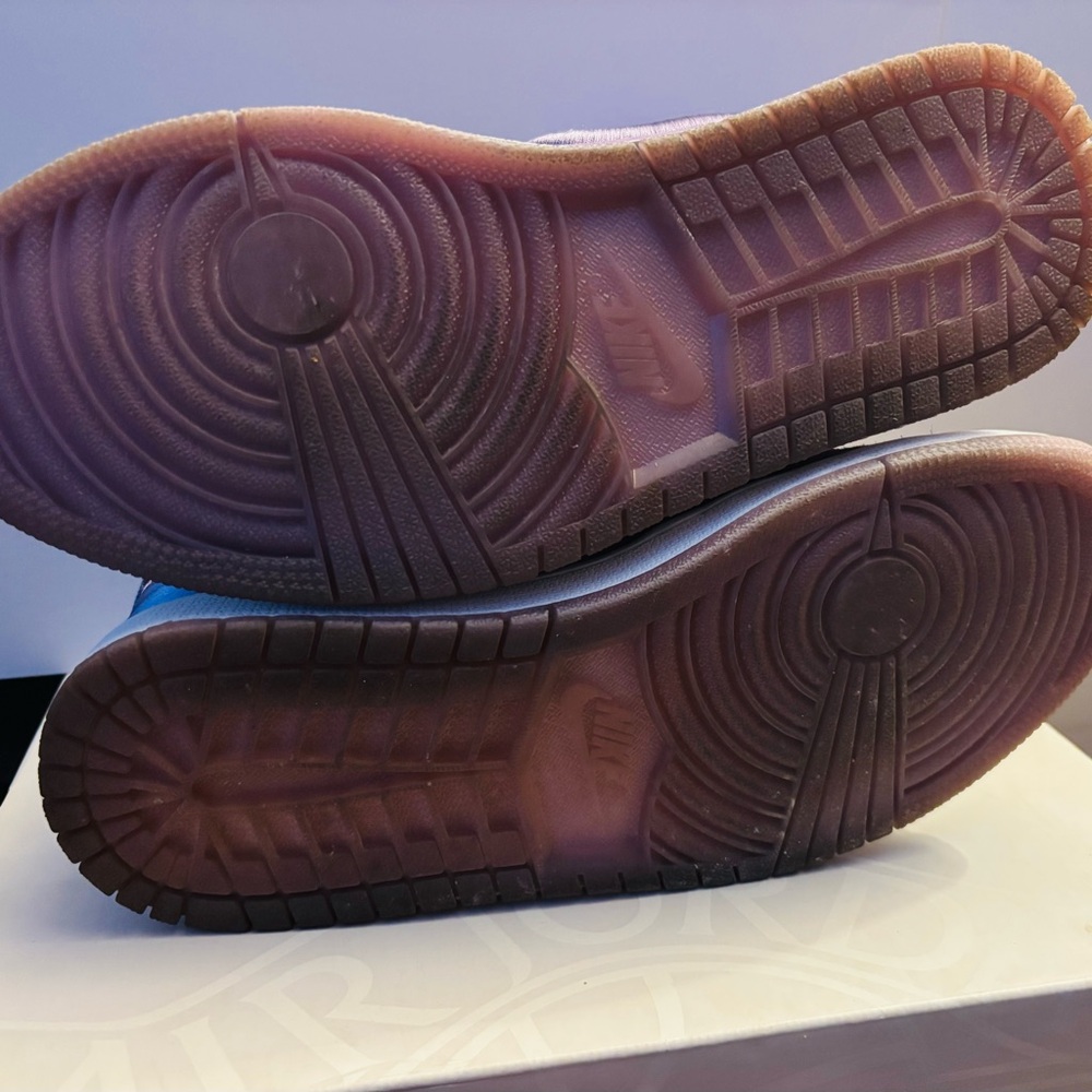 Air Jordan 1 Retro High 'Season of Her: Purple Earth' - Picture 6 of 12